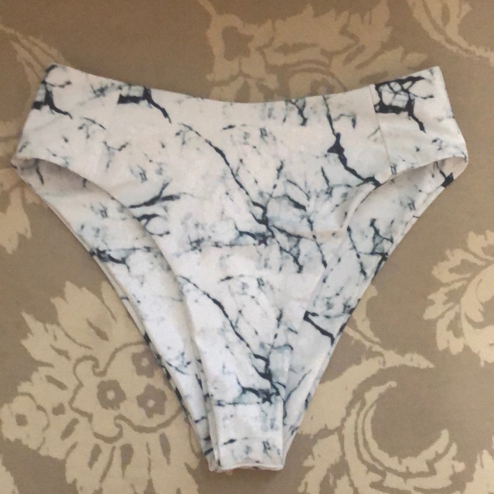 Marbled high-waisted cheeky bottoms